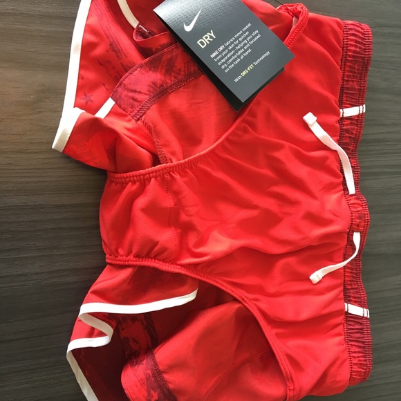 Girls Nike shorts Size M - Picture 7 of 9